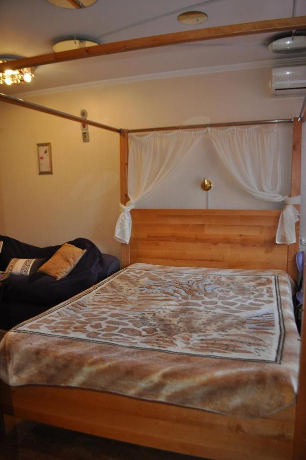 Cozy Apartments Near The Mcdonalds Kremenchuk Exterior foto